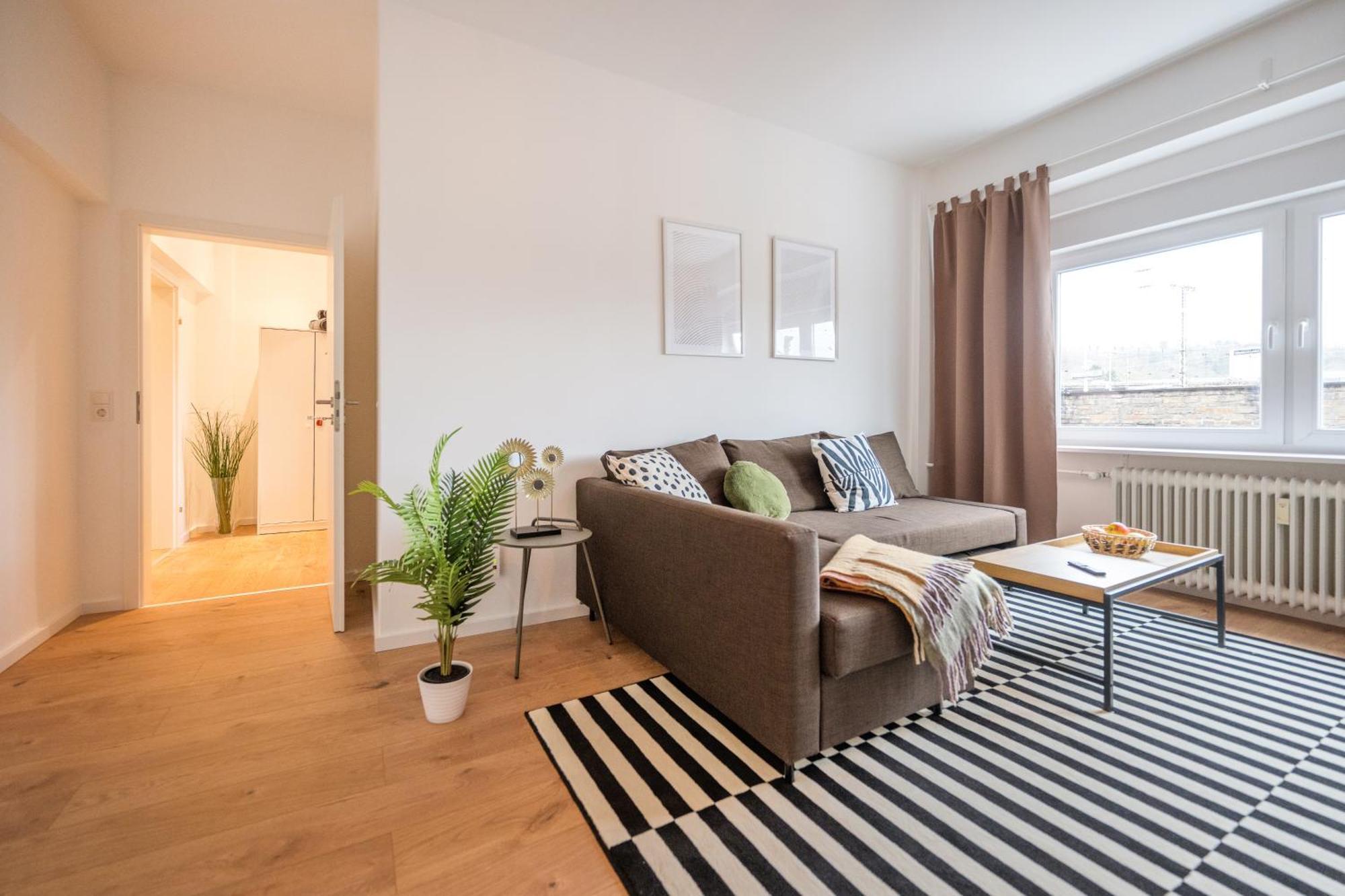 Neu: 100M² - Ideal Fuer Familien/Geschaeftsr. - Hbf Coblenza Exterior foto
