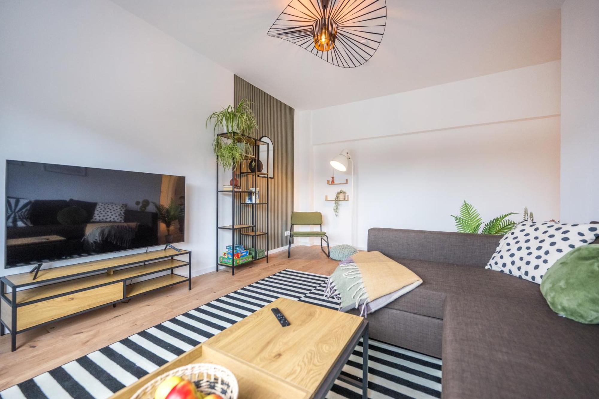 Neu: 100M² - Ideal Fuer Familien/Geschaeftsr. - Hbf Coblenza Exterior foto